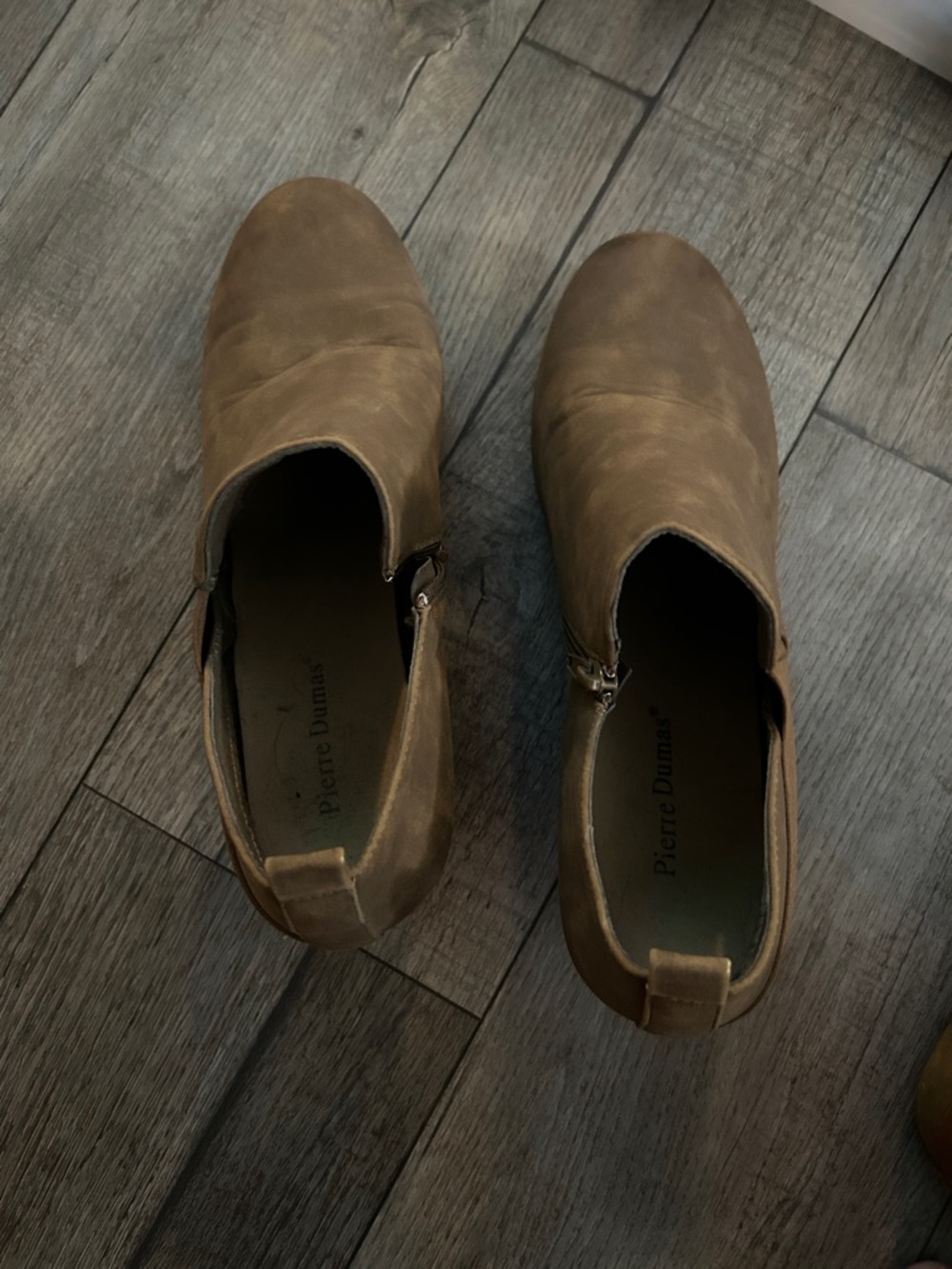 Pierre Dumas Men's Tan Suede Chukka Boots